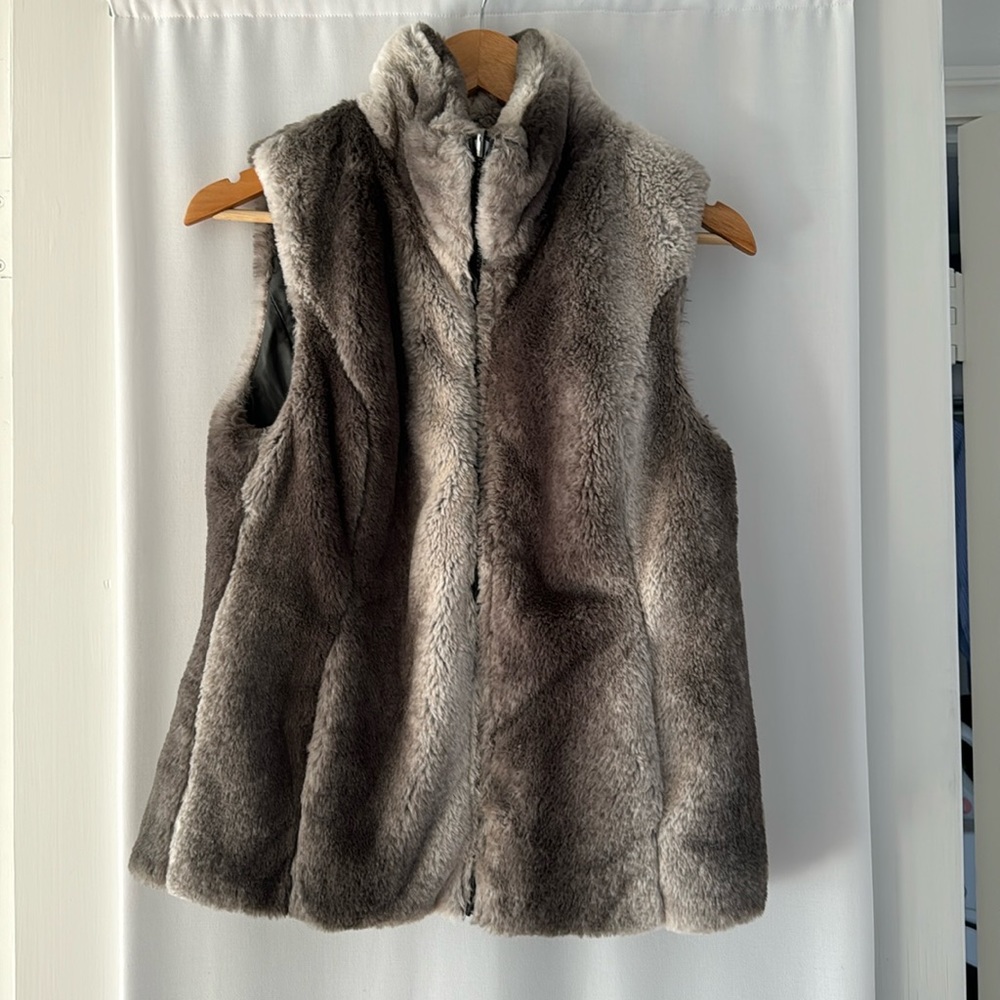 Zest Faux fur and leather reversible vest size small